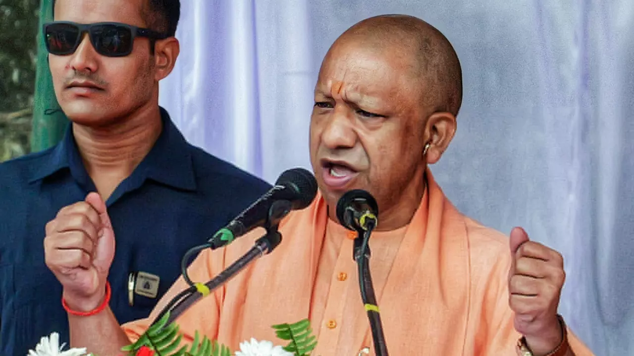 पप्‍पू, टप्‍पू, अप्‍पू ने बिहार की सुरक्षा को खतरे में डाला, यूपी सीएम के बयान पर बोली कांग्रेस - योगी होकर हनुमान जी का...