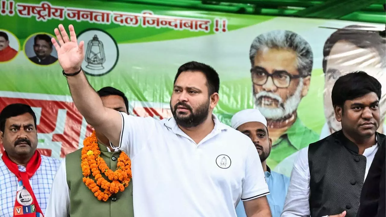 तेजस्वी यादव का एलान, सत्ता में आए तो मकर संक्रांति पर महिलाओं को ₹30,000, किसानों और सरकारी कर्मचारियों के लिए भी योजनाएं