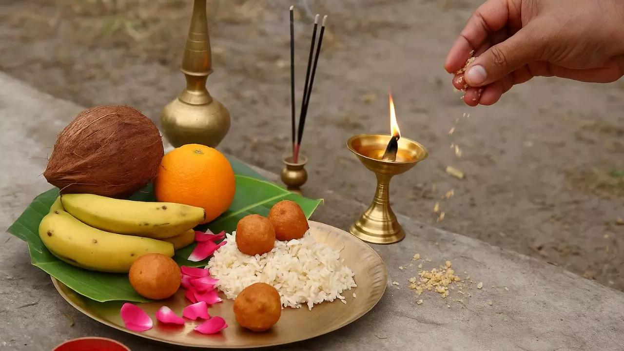 पितरों का पाना चाहते हैं आशीवार्द, सर्वपितृ अमावस्या के दिन करें ये खास उपाय, नाराज पितृ हो जाएंगे खुश!