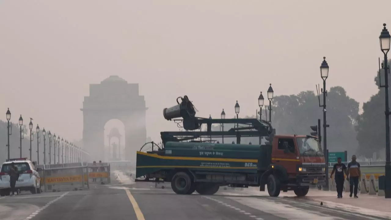 देशभर में ठंड ने दे दी दस्तक! दिल्ली-NCR में बढ़ा प्रदूषण, पहाड़ों में बारिश-बर्फबारी का अलर्ट, यूपी-बिहार का क्या है हाल?