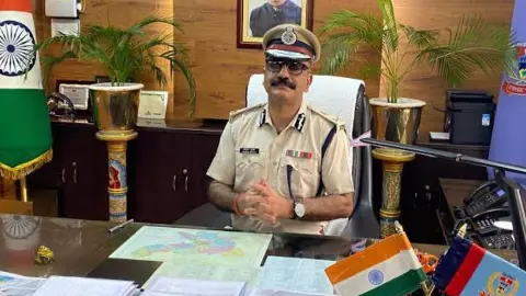 कौन हैं IPS ऑफिसर अनुराग गुप्ता? जानें अचानक क्यों दिया झारखंड DGP पद से इस्तीफा कौन हैं IPS ऑफिसर अनुराग गुप्ता? जानें अचानक क्यों दिया झारखंड DGP पद से इस्तीफा