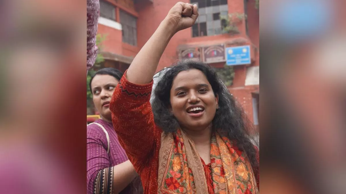 JNU छात्र संघ चुनाव 2025 में लेफ्ट ने ABVP का किया सूपड़ा साफ! कौन हैं अदिति मिश्रा, जिन्होंने अध्यक्ष पद पर हासिल की जीत?