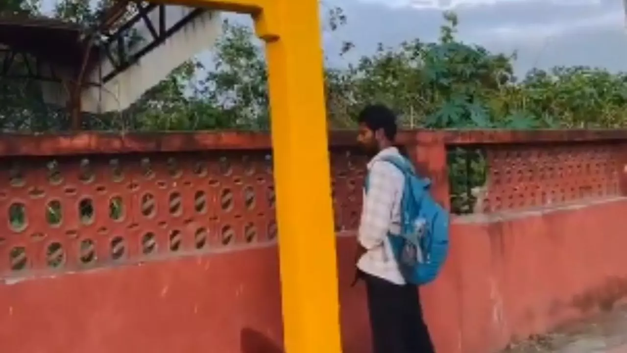 पब्लिक प्लेस पर किया पेशाब, Video Viral होने पर आया ये मैसेज तो कर ली आत्महत्या