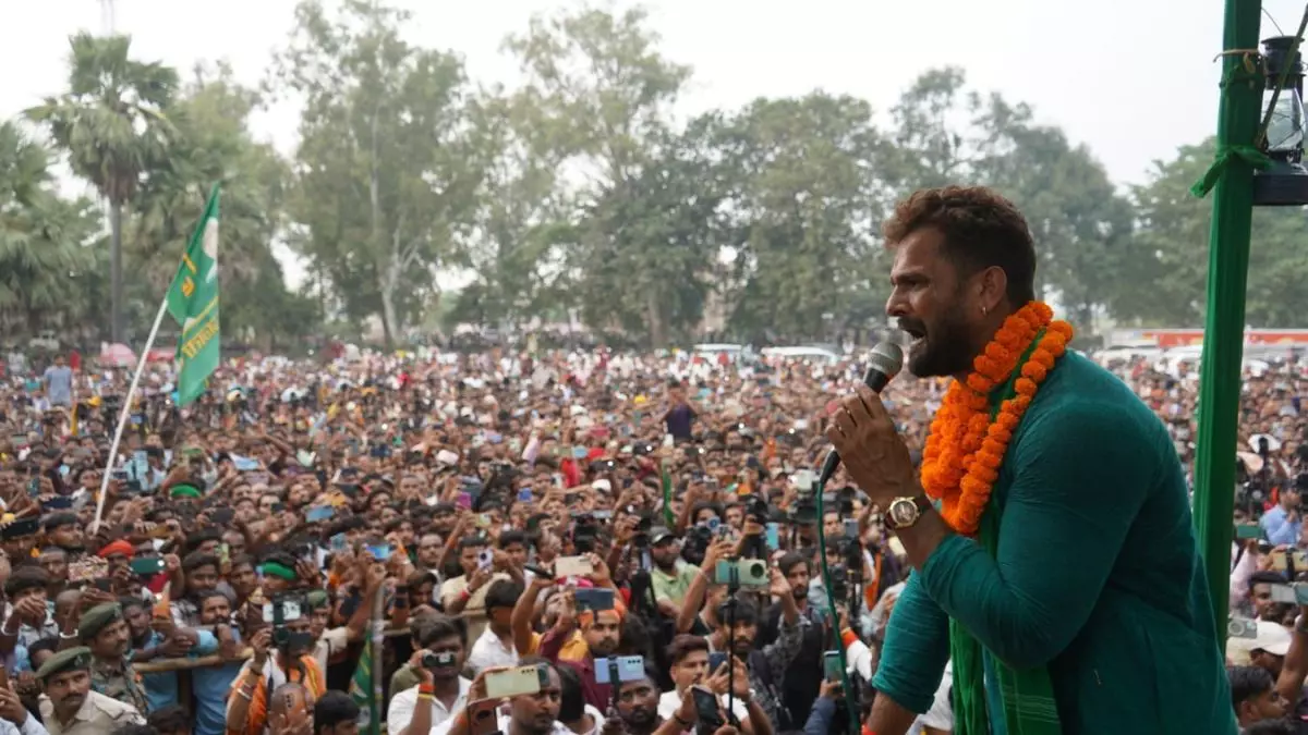 बिहार चुनाव के बीच खेसारी लाल यादव को लगा जोर का झटका! क्या टूटेगा 14 करोड़ का सपना? बोले- जो होगा, देखा जाएगा