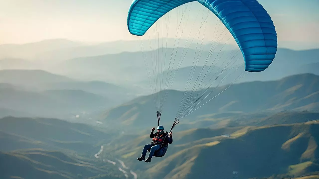 ट्रैफिक से बचने का जुगाड़! पैराग्लाइडिंग करते हुए एग्जाम सेंटर पहुंचा, गिनीज बुक में डालो नाम