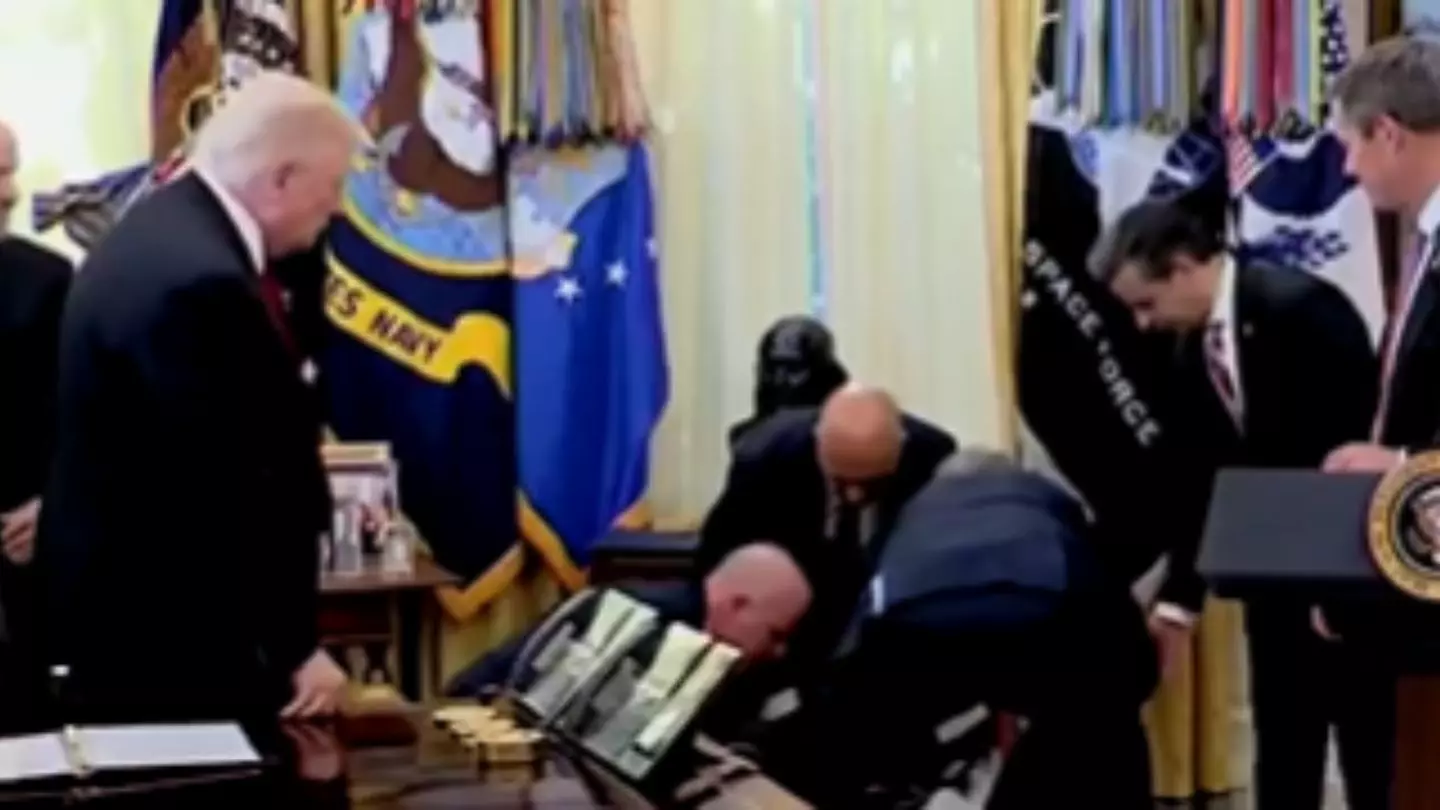 व्हाइट हाउस में हेल्थ शॉक! वजन घटाने की दवा पर बोलते-बोलते फार्मा अधिकारी हुए बेहोश, देखते रहे गए ट्रंप- VIDEO