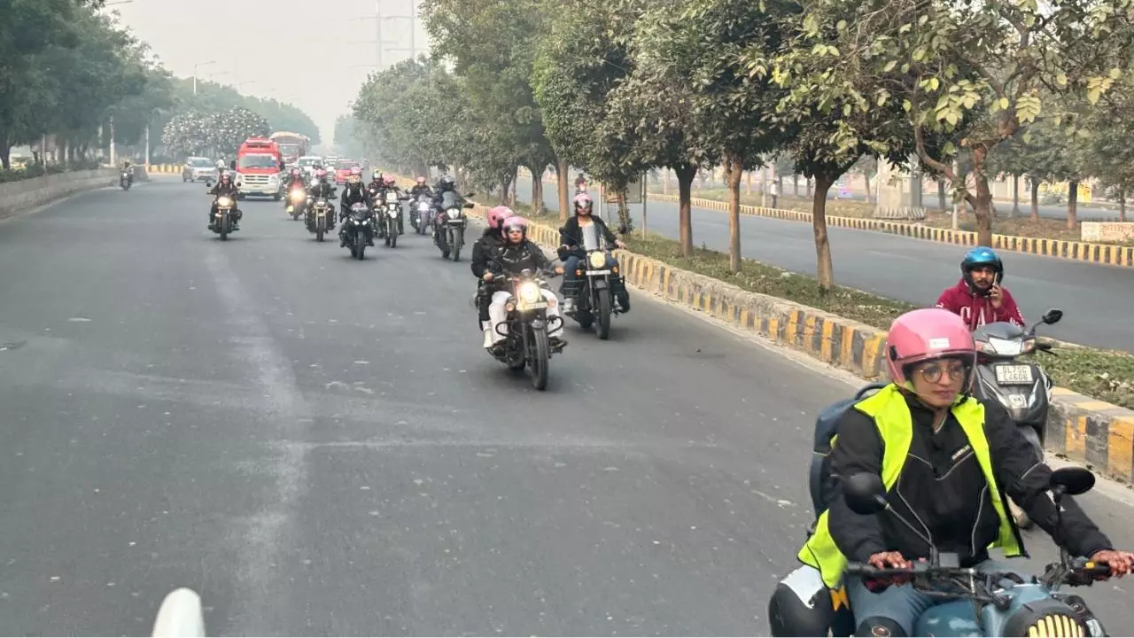 कैंसर जागरूकता के लिए सड़कों पर उतरीं महिला राइडर्स: लेडी ब्रिगेड ने बढ़ाया हौसला, दिया सेहत का संदेश