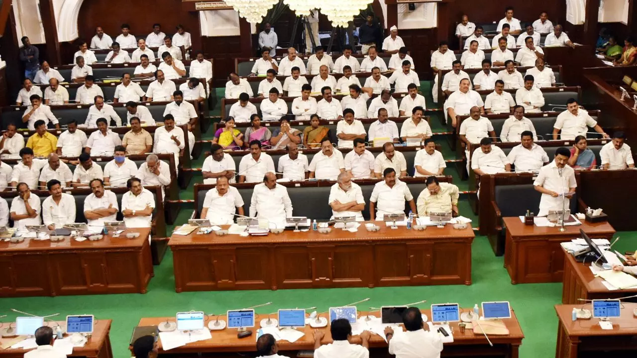 भाषा विवाद के बीच स्टालिन सरकार का केंद्र से नया पंगा, बजट में बदल दिया रुपये का सिंबल