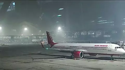 यात्रीगण कृपया ध्यान दें...दिल्ली एयरपोर्ट पर एटीसी सिस्टम फेल, 150 से अधिक उड़ानें प्रभावित- यात्रियों में मचा हड़कंप यात्रीगण कृपया ध्यान दें...दिल्ली एयरपोर्ट पर एटीसी सिस्टम फेल, 150 से अधिक उड़ानें प्रभावित- यात्रियों में मचा हड़कंप