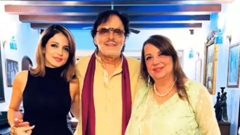 Sussanne Khan की मां Zarine Khan का निधन, 81 साल की उम्र में ली अंतिम सांस; जानिए उनके बारें में Sussanne Khan की मां Zarine Khan का निधन, 81 साल की उम्र में ली अंतिम सांस; जानिए उनके बारें में