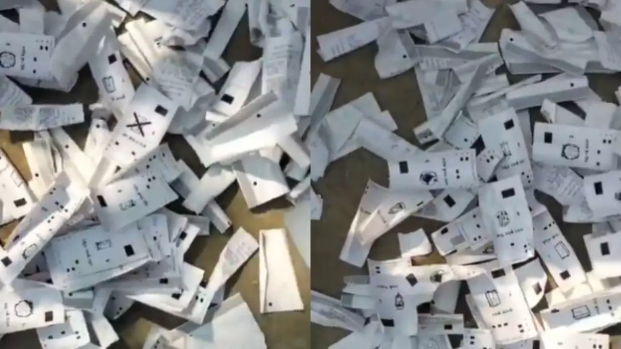 समस्तीपुर में हड़कंप! कूड़े में मिली हजारों VVPAT पर्चियां, RJD ने उठाए सवाल - क्या चोर आयोग जवाब देगा? VIDEO