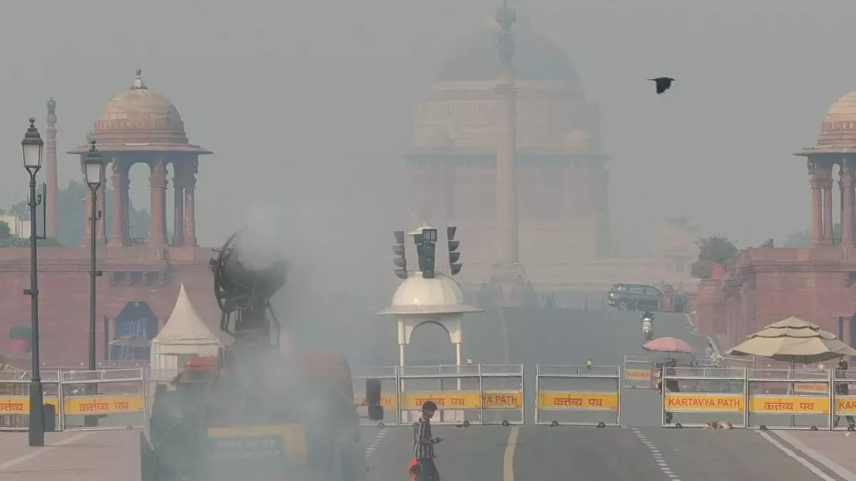 वाहनों पर रोक, ऑफिस टाइमिंग में बदलाव और पार्किंग दरें दोगुनी... दिल्ली में ‘बेहद खराब’ AQI के बीच रेखा सरकार ने उठाए कड़े कदम