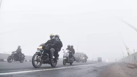 बर्फीली हवाओं से दिल्ली, हरियाणा, पंजाब, राजस्थान, यूपी और बिहार में सर्दी बढ़ी; केरल तेज बारिश की चेतावनी बर्फीली हवाओं से दिल्ली, हरियाणा, पंजाब, राजस्थान, यूपी और बिहार में सर्दी बढ़ी; केरल तेज बारिश की चेतावनी