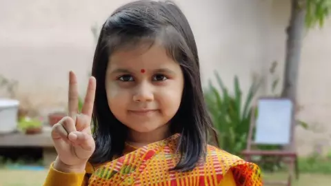 किस लड़के से सता रहा था 9 साल की अमायरा को डर, क्या थी पैरेंट्स टीचर मीटिंग में परेशान करने वाली आखिरी बातचीत? किस लड़के से सता रहा था 9 साल की अमायरा को डर, क्या थी पैरेंट्स टीचर मीटिंग में परेशान करने वाली आखिरी बातचीत?