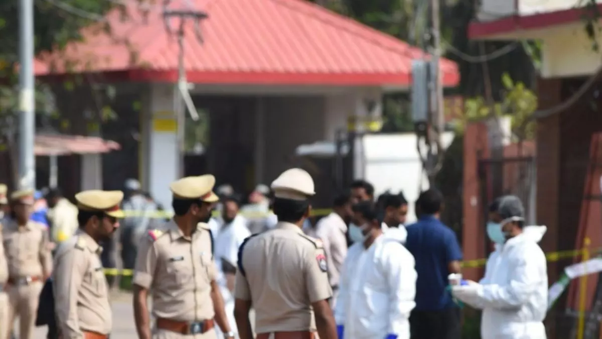 नशे में धुत्त शख्‍स ने दोस्त को उतारा मौत के घाट, 18 बार मारा चाकू, गला भी काटा