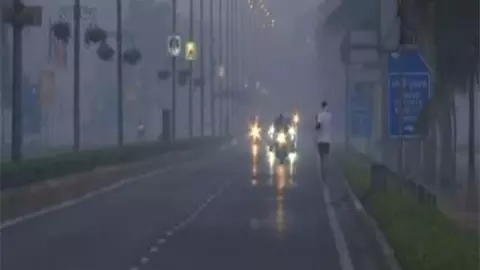 दिल्ली-एनसीआर की जहरीली हवा से बिगड़े हालात, पहाड़ों पर लगातार हो रही बर्फबारी; जानें अन्य राज्यों का हाल