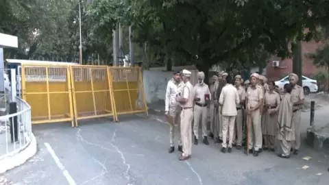 आपके शब्दों पर भरोसा नहीं... पंजाब यूनिवर्सिटी में प्रशासन के खिलाफ छात्रों का प्रोटेस्ट, इस वजह से सड़कों पर उतरे