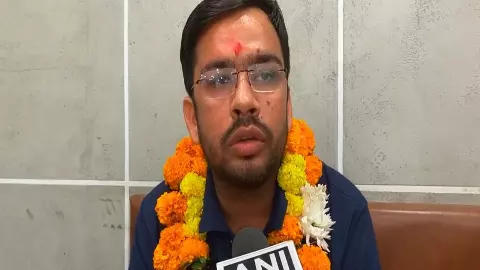 पैसों की तंगी, घर की जिम्मेदारी... MPPSC  2023 परीक्षा में टॉपर बना किसान का बेटा, जानें अजित कुमार मिश्रा के बारे में