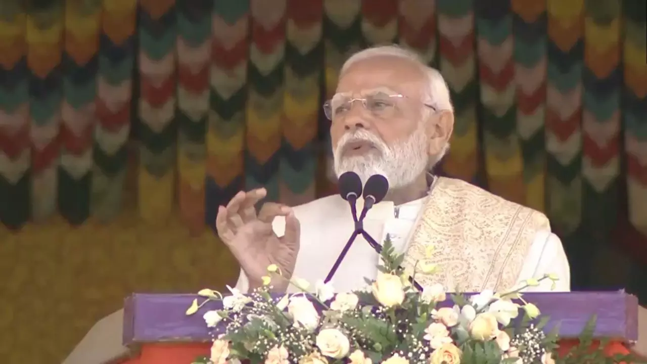 भूटान से दिल्ली ब्लास्ट पर पीएम मोदी की चेतावनी - साजिश करने वालों को... 10 प्वाइंट में जानें सब कुछ