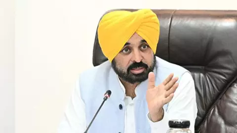 1.5 करोड़ कैश और हरमनप्रीत कौर को प्रमोशन, अमनजोत-हरलीन को नौकरी! भगवंत मान सरकार ने किया बड़ा एलान