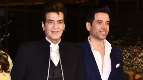 पापा बिल्कुल.... जब जरीन खान की प्रेयर मीट में अचानक गिर पड़े जितेंद्र, बेटे तुषार कपूर ने बताया एक्टर की कैसे है अब हेल्थ