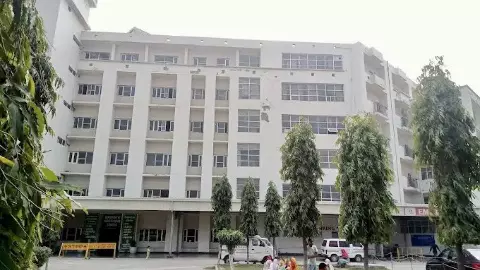 दिल्ली बम धमाके के मामले में अल-फलाह यूनिवर्सिटी पर बड़ा ऐक्शन, AIU सदस्यता रद्द, लोगो हटाने के आदेश