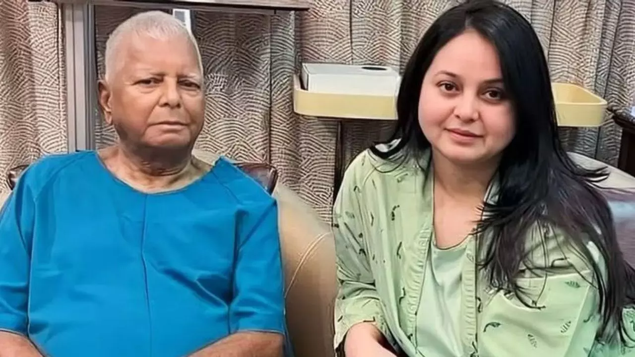 मेरा कोई परिवार नहीं है, संजय, रमीज का नाम लेने पर चप्पल से मारा जाएगा; लालू को किडनी देने वाली बिटिया रोहिणी के बयान पर बवाल!