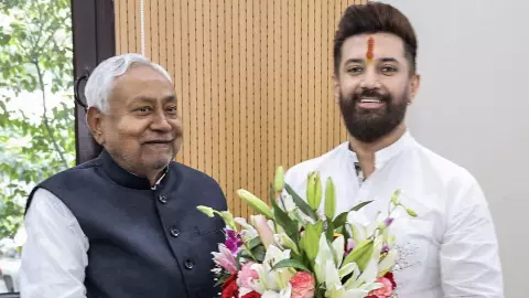 अब किसके सिर सजेगा बिहार का ताज? जानें नीतीश कुमार बनेंगे सीएम या BJP लाएगी नया चेहरा अब किसके सिर सजेगा बिहार का ताज? जानें नीतीश कुमार बनेंगे सीएम या BJP लाएगी नया चेहरा