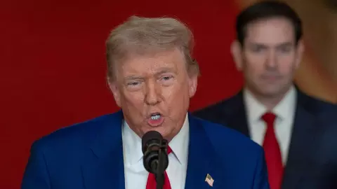 मेरे शब्द बदलकर मुझे विलेन दिखाया... ट्रंप का BBC पर 5 अरब डॉलर का वार! बोले- माफी काफी नहीं, नुकसान की भरपाई दो मेरे शब्द बदलकर मुझे विलेन दिखाया... ट्रंप का BBC पर 5 अरब डॉलर का वार! बोले- माफी काफी नहीं, नुकसान की भरपाई दो