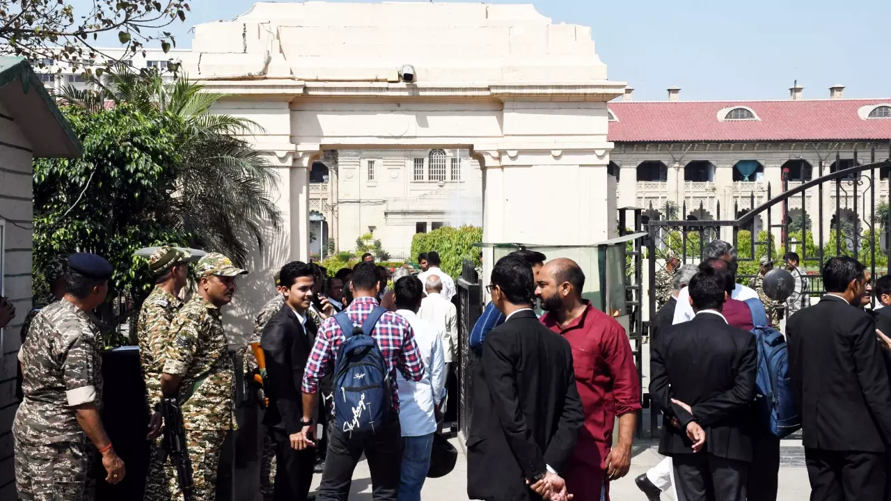 पहले लें तलाक, फिर मांगें लिव-इन में रहने के लिए सुरक्षा, शादीशुदा महिला की याचिका पर इलाहाबाद HC कोर्ट की सख्त टिप्पणी