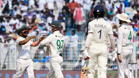 IND vs SA: कोलकाता टेस्ट में टीम इंडिया को मिली करारी शिकस्त, साउथ अफ्रीका ने कत्म किया 15 साल का सूखा IND vs SA: कोलकाता टेस्ट में टीम इंडिया को मिली करारी शिकस्त, साउथ अफ्रीका ने कत्म किया 15 साल का सूखा