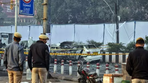 कहते हैं Dr तो भगवान का रूप लेकिन इन नमकहरामों ने क्यों चुना जान लेने का रास्ता, कौन है डॉ. प्रियंका शर्मा और कैसे चढ़ीं रडार पर? कहते हैं Dr तो भगवान का रूप लेकिन इन नमकहरामों ने क्यों चुना जान लेने का रास्ता, कौन है डॉ. प्रियंका शर्मा और कैसे चढ़ीं रडार पर?