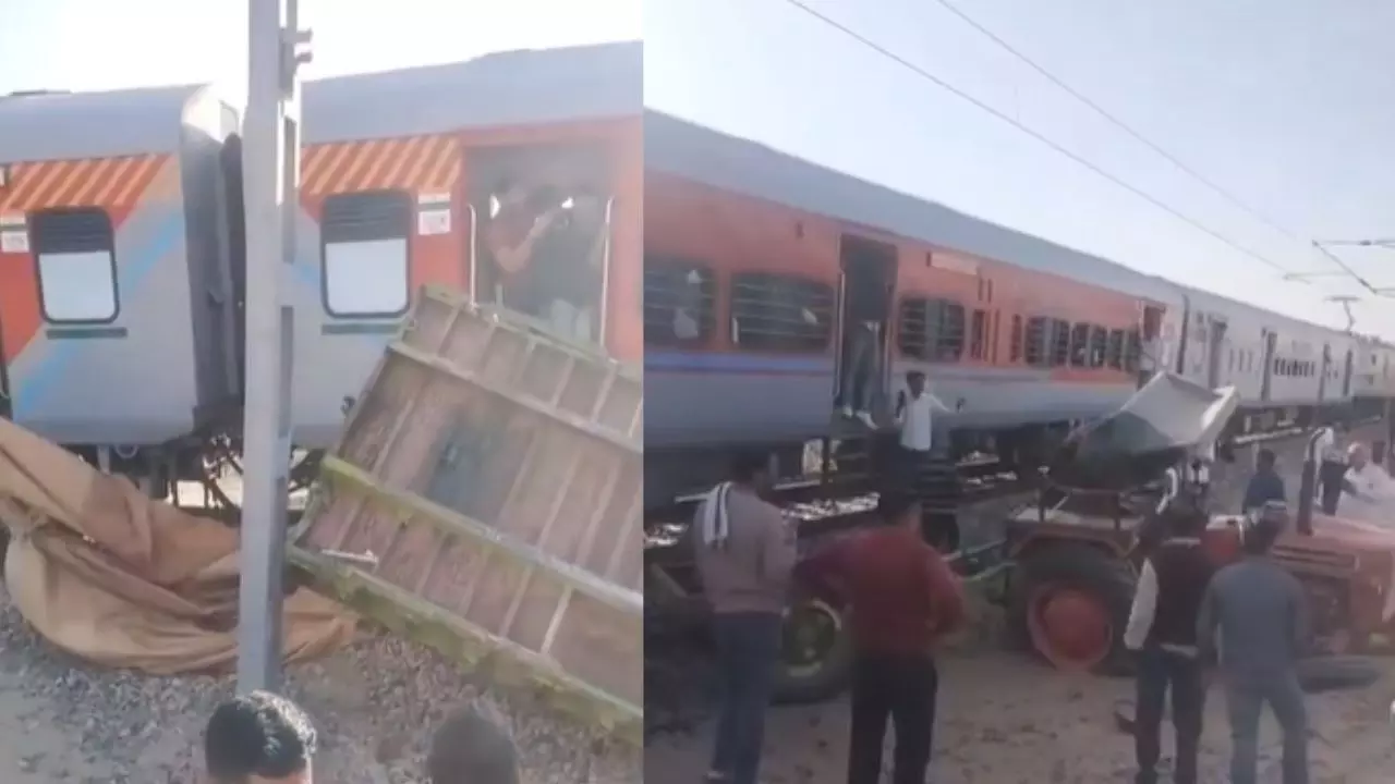 रेलवे फाटक पर खड़ी थी ट्रैक्टर-ट्रॉली तभी... सुपरफास्ट एक्सप्रेस से हुई जोरदार टक्कर, पायलट की सूझबूझ से बची सैकड़ों की जान