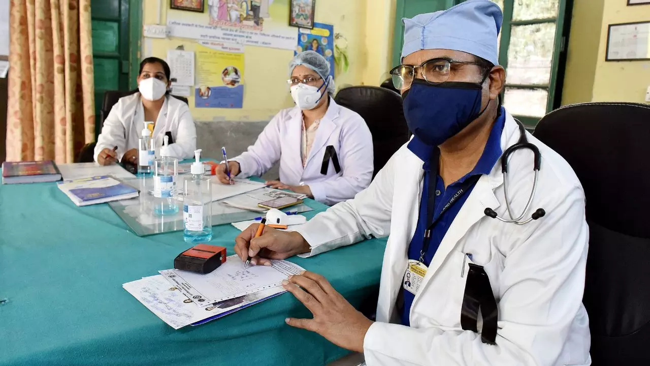 कोरोना फिर बढ़ा रहा टेंशन: केरल और महाराष्ट्र फिर बन रहे हॉटस्पॉट, 1000 पार पहुंचे एक्टिव केस