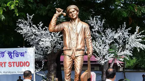 जुबिन गर्ग को असम साहित्य सभा का ट्रिब्यूट, शताब्दी समारोह में स्थापित की जाएगी गायक की प्रतिमा जुबिन गर्ग को असम साहित्य सभा का ट्रिब्यूट, शताब्दी समारोह में स्थापित की जाएगी गायक की प्रतिमा