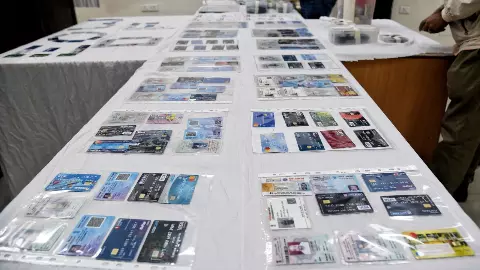 अगर आपके पास भी हैं दो पैन कार्ड तो आपको भी आजम खान की तरह हो सकती है जेल, जानें क्या हैं नियम और कैसे बचें