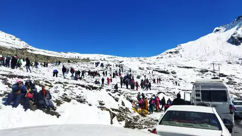 औली से लेकर सिंथन टॉप कश्मीर तक, फैमिली और बच्चों के साथ पहली स्नोफॉल का जादू देखने के लिए ये है बेस्ट 9 जगहें! औली से लेकर सिंथन टॉप कश्मीर तक, फैमिली और बच्चों के साथ पहली स्नोफॉल का जादू देखने के लिए ये है बेस्ट 9 जगहें!