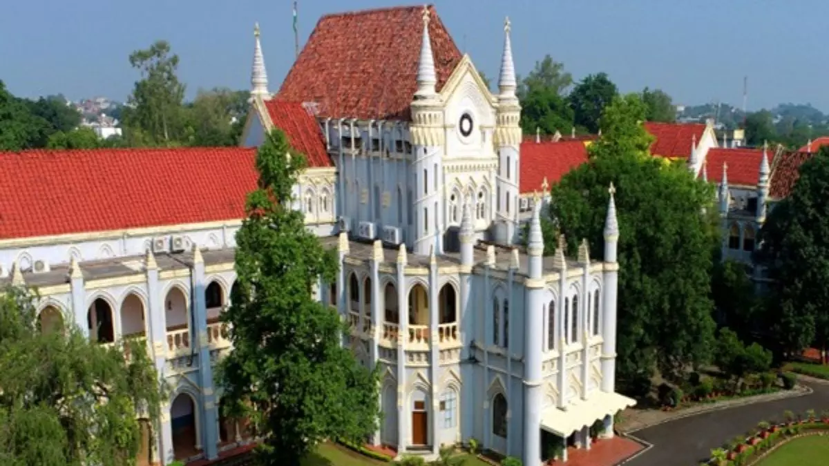 चीफ जस्टिस के बंगले में मंदिर को लेकर क्या है बवाल? मध्य प्रदेश HC ने कह डाली ये बात