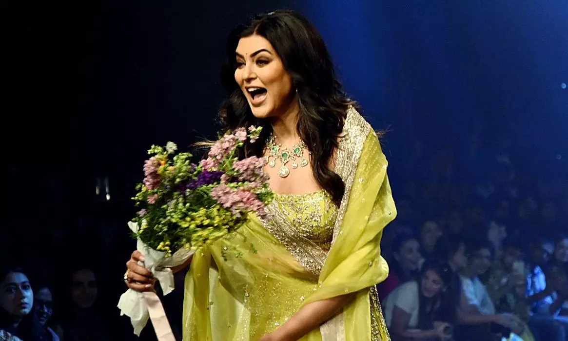 50 की उम्र में भी रैंप पर आग लगाती हैं Sushmita Sen; जानें उनकी जर्नी