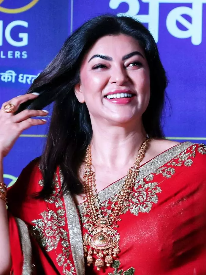 50 की उम्र में भी रैंप पर आग लगाती हैं Sushmita Sen; जानें उनकी जर्नी