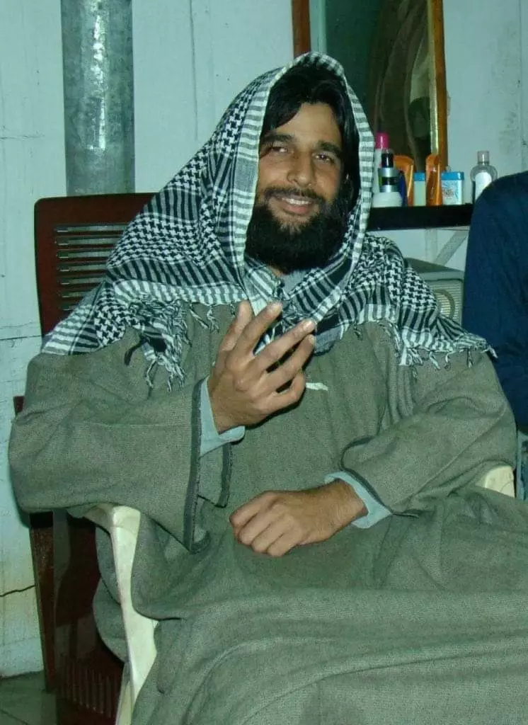 X : @Naveenkmeera X : @Naveenkmeera