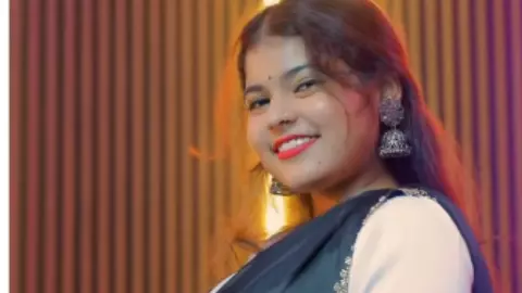 काली साड़ी और व्हाइट ब्लाउज में Kajal Kumari का लुक देख फैंस के उड़े होश, कहा-हसीना हो पसीना हो.. देखें वायरल VIDEO काली साड़ी और व्हाइट ब्लाउज में Kajal Kumari का लुक देख फैंस के उड़े होश, कहा-हसीना हो पसीना हो.. देखें वायरल VIDEO