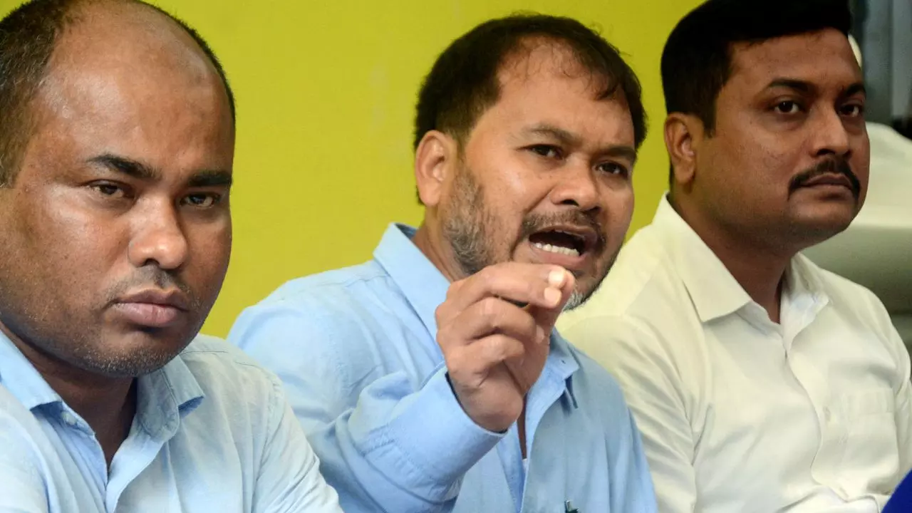 फॉर्म-8 पर अखिल गोगोई ने उठाया बड़ा सवाल, जानें असम विधानसभा चुनाव से पहली किस बात का सता रहा डर