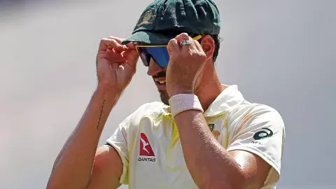 Ashes 2025 ENG Vs AUS: पर्थ टेस्ट के पहले दिन ही गिरे 19 विकेट, 100 साल में पहली बार हुआ यह कारनामा; मिचेल स्टार्क ने रचा इतिहास