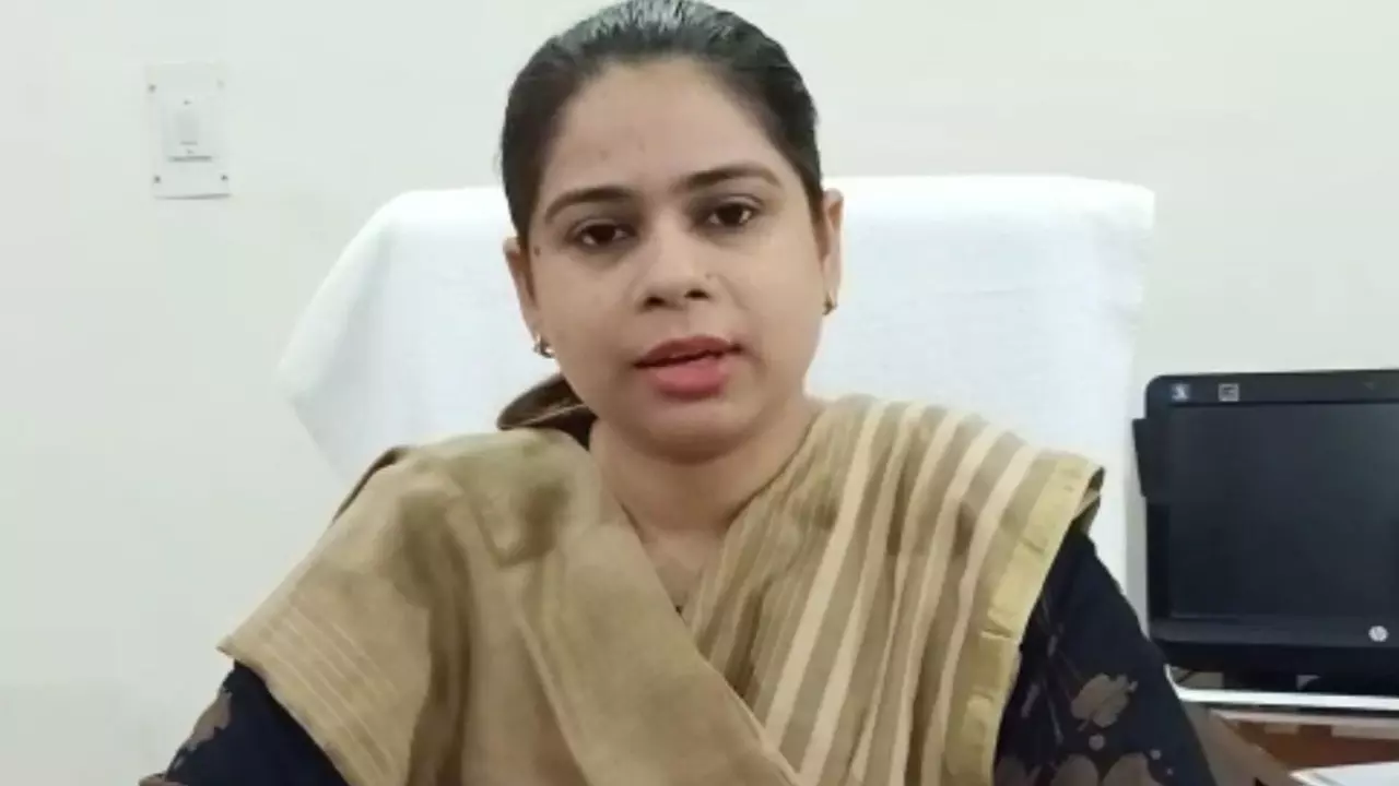 कौन हैं  बिजनौर डीएम जसजीत कौर? जिनके खिलाफ इलाहाबाद हाई कोर्ट ने जारी किया जमानती वारंट