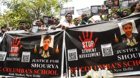 Delhi Student Suicide Case: आंटी! प्लीज अपने बच्चे का नाम स्कूल से कटवा लीजिए, टीचर्स... ई-रिक्शा में छात्र ने बयां किया था दर्द Delhi Student Suicide Case: आंटी! प्लीज अपने बच्चे का नाम स्कूल से कटवा लीजिए, टीचर्स... ई-रिक्शा में छात्र ने बयां किया था दर्द