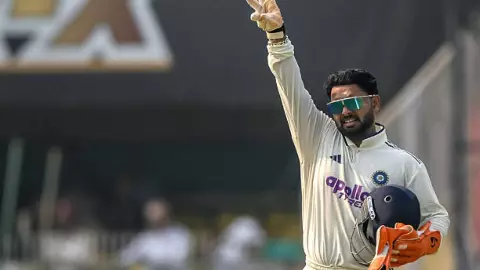 IND vs SA: मैच के बीच कुलदीप यादव पर क्यों बुरी तरह भड़के ऋषभ पंत? सोशल मीडिया Video Viral: DRS पर भी मचा बवाल IND vs SA: मैच के बीच कुलदीप यादव पर क्यों बुरी तरह भड़के ऋषभ पंत? सोशल मीडिया Video Viral: DRS पर भी मचा बवाल