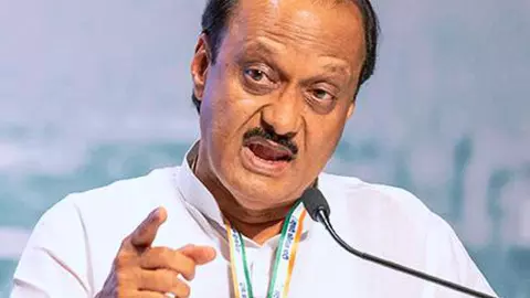 फंड की धमकी या विकास का वादा? मालेगांव में पवार के बयान पर सियासी संग्राम तेज! विपक्ष ने बताया धमकी- क्या बोले फडणवीस फंड की धमकी या विकास का वादा? मालेगांव में पवार के बयान पर सियासी संग्राम तेज! विपक्ष ने बताया धमकी- क्या बोले फडणवीस