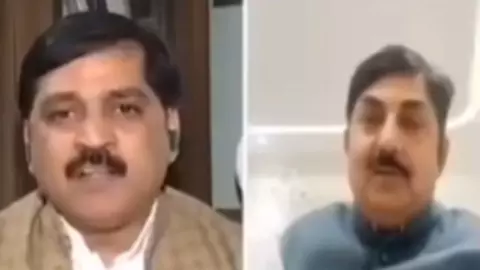 मैं तुम जैसों को जूते की नोक के नीचे रखता हूं, ये ठाकुरगिरी योगी आदित्यनाथ को दिखाना; LIVE शो के दौरान बिलबिला उठे सपा नेता- Video Viral मैं तुम जैसों को जूते की नोक के नीचे रखता हूं, ये ठाकुरगिरी योगी आदित्यनाथ को दिखाना; LIVE शो के दौरान बिलबिला उठे सपा नेता- Video Viral