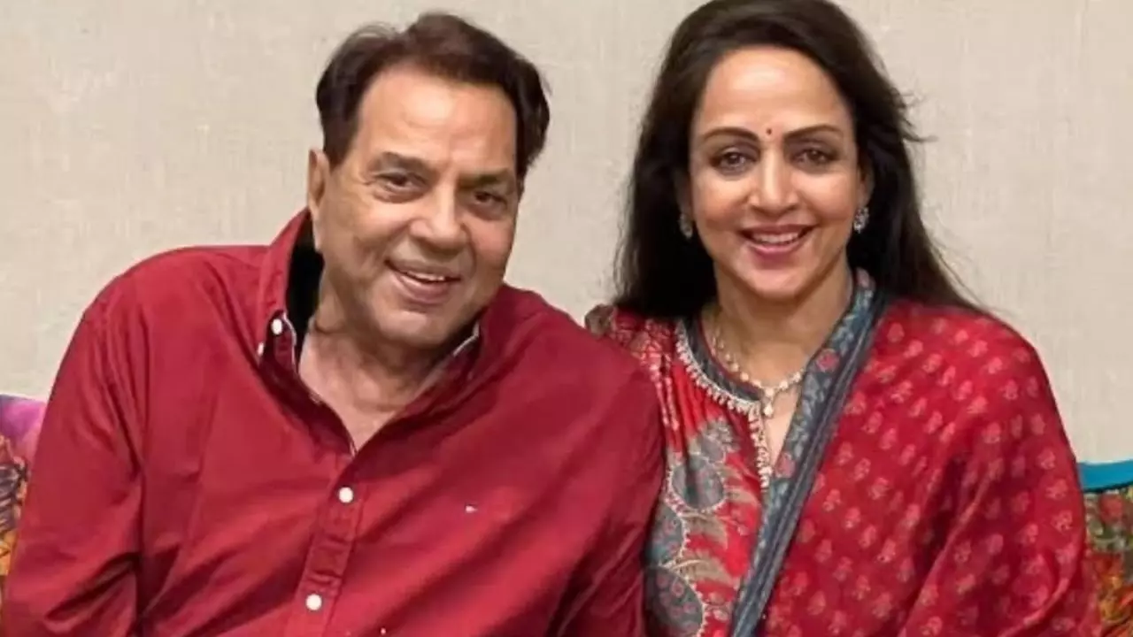 बेहद दिलचस्प रही है Dharmendra और Hema Malini की लव स्टोरी, 10 साल का रिलेशनशिप ऐसे बदला शादी में